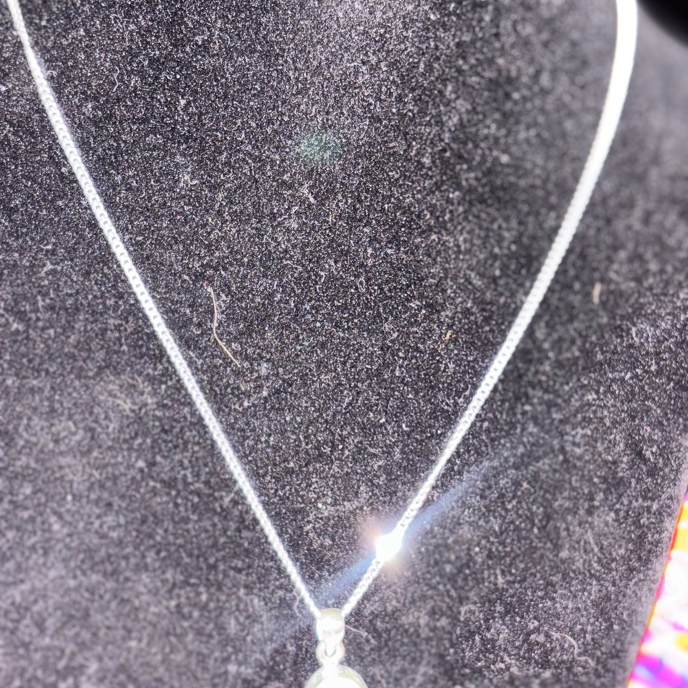 Elegant 925 Silver Moonstone Pendant on 18” Necklace - Picture 4 of 5